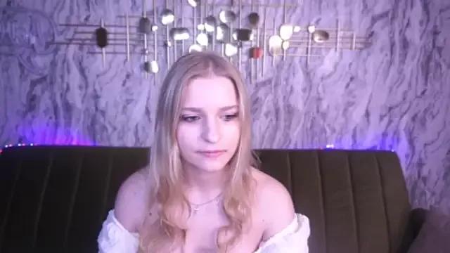 LolaDall from StripChat