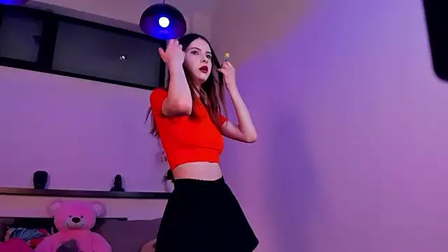 LolaSweetnesss from StripChat