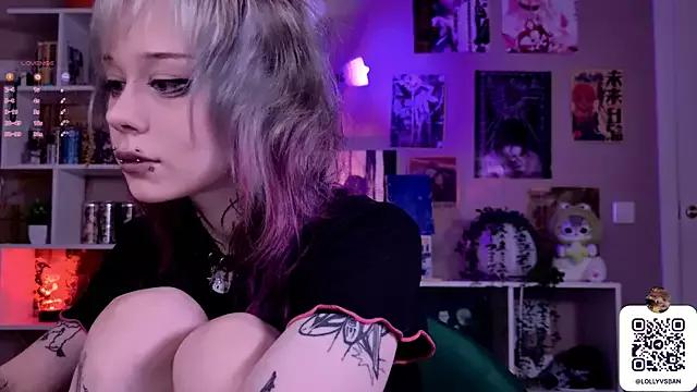 Lollyshy from StripChat is Freechat