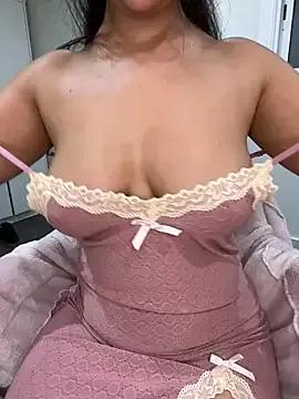 LOLO_QUEEN_ARABE from StripChat is Freechat