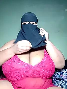 Loly_mor from StripChat
