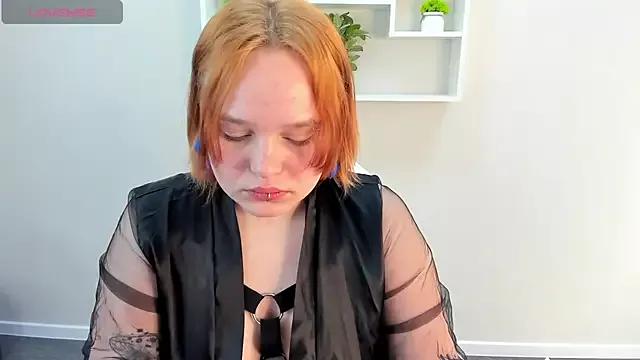 Looly_Rise from StripChat