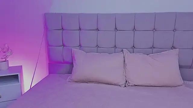 lorainjhonson from StripChat is Freechat