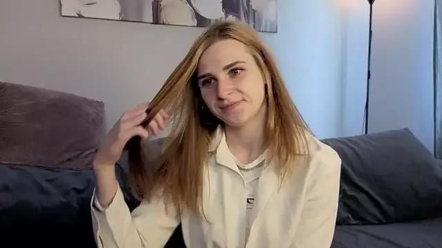 LoriPeterson from StripChat is Freechat