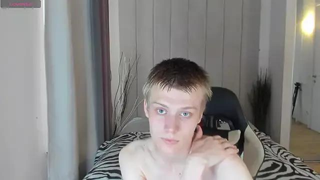 louie_evans from StripChat is Freechat