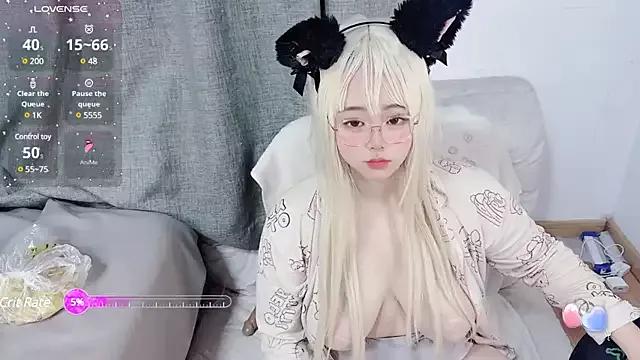 lovely-ke from StripChat is Freechat