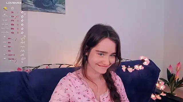 lovelyalivia from StripChat is Freechat