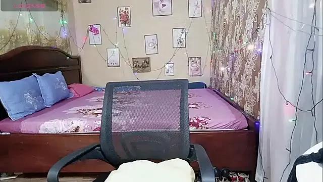 Lovemebaby20 from StripChat is Freechat