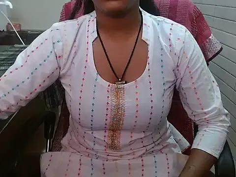 LovingPihu from StripChat is Freechat