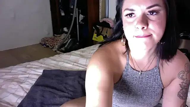 Luccreccia_ from StripChat