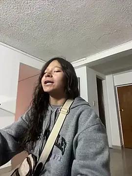Lucia_20x from StripChat is Freechat