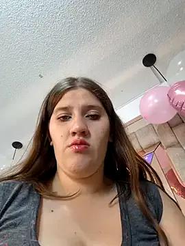 Lucianacute7 from StripChat is Freechat