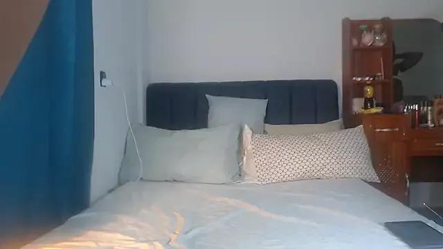Lucy_Wyild from StripChat is Freechat
