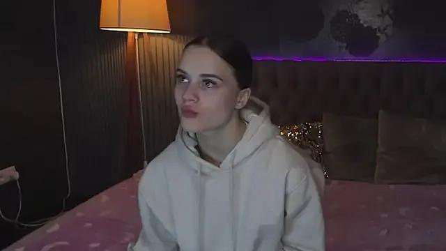 LuisaClover from StripChat is Freechat