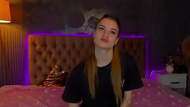 LuisaClover from StripChat is Freechat