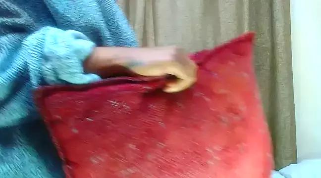 LuluAfricaa from StripChat