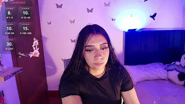 luna-cute from StripChat is Freechat