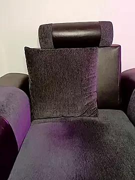Luna-Derling from StripChat is Freechat