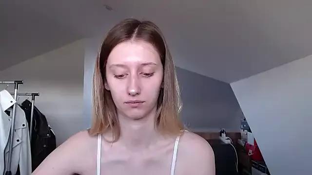LUNA_delight from StripChat is Freechat