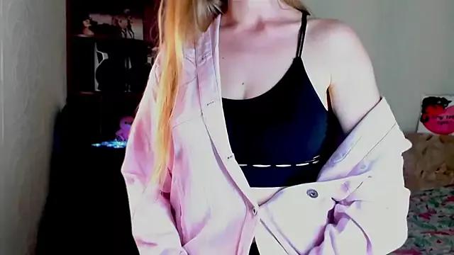 Luna_Evan_ from StripChat is Freechat
