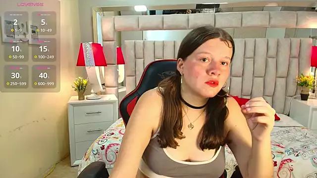 luna_hazel8 from StripChat is Freechat