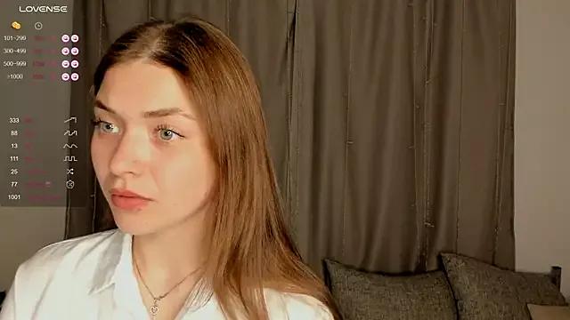 Luna_Rove from StripChat is Freechat