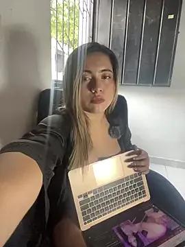 Luna_traviesa_xxx from StripChat is Freechat