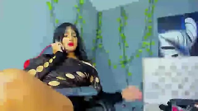 LunaAndLisa from StripChat is Freechat
