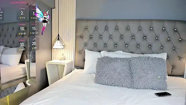 LunaBloomn from StripChat is Freechat