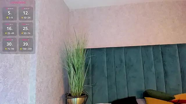 LunaEmber_ from StripChat is Freechat