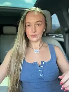 lunagirl13 from StripChat is Freechat