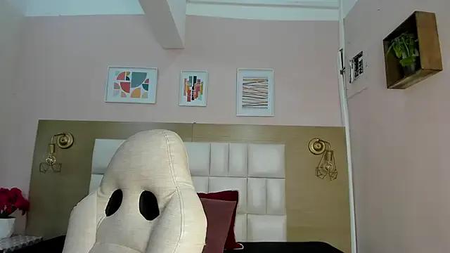 LunaHills_1 from StripChat is Freechat