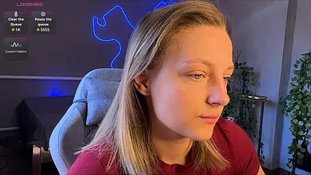 LunaShelter from StripChat is Freechat
