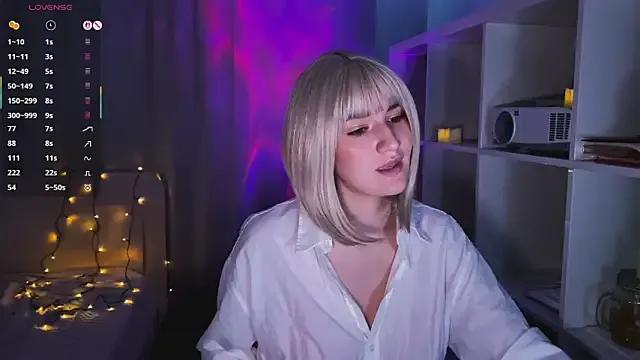 LunaXLoverx from StripChat is Freechat