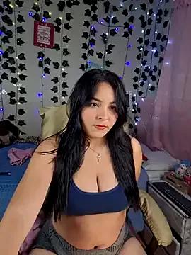 luni_ta1 from StripChat is Freechat