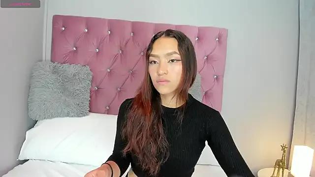 LunnaBlake from StripChat is Freechat