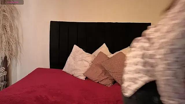 LunnaVelvett from StripChat is Freechat