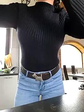 luxxe25 from StripChat
