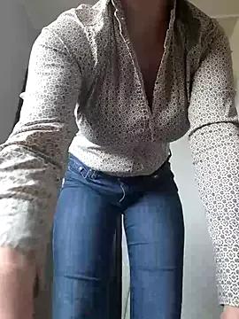 luxxe25 from StripChat