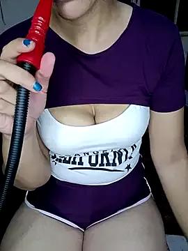 lyaliii from StripChat