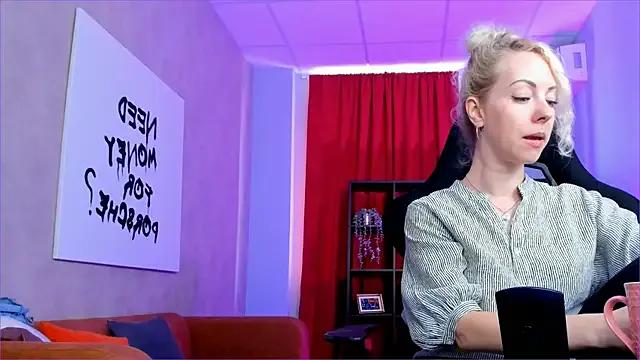 LylithSkye from StripChat is Freechat