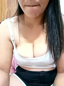 Lyly_Nguyen98 from StripChat is Freechat