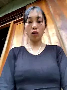 LylyOx9 from StripChat