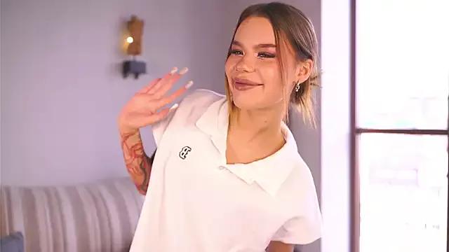 LynDelmore from StripChat is Freechat