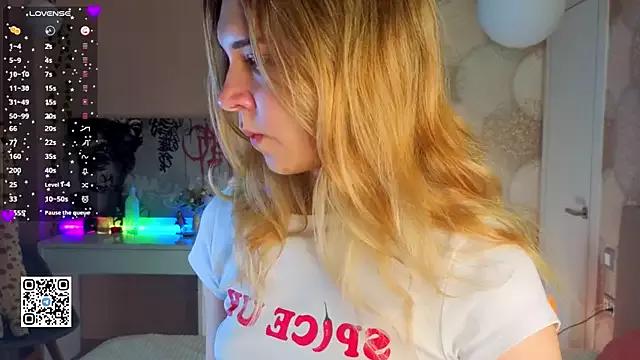 LynHaymore from StripChat is Freechat