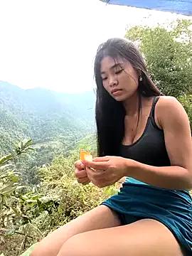 Lynly_k2 on StripChat 