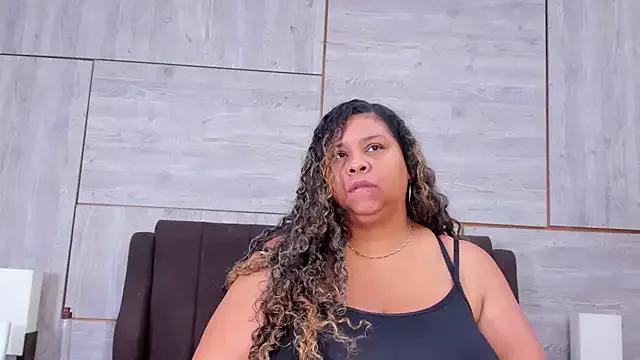 Lynn_Jones from StripChat