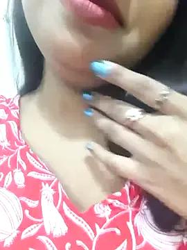 Maahhii_2 from StripChat is Freechat
