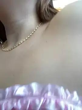MacarenaRosse from StripChat is Freechat
