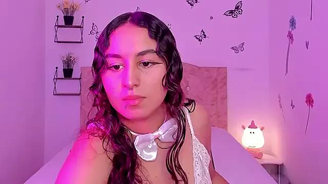 Maddy_carson from StripChat is Freechat